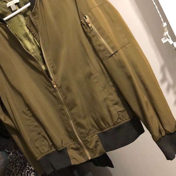 Bomber Jacket - Picture 5 of 5